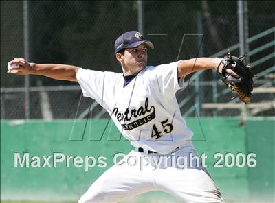 Thumbnail 3 in Mariposa vs Central Catholic (D5 Section Final) photogallery.