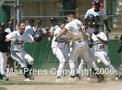 Thumbnail 3 in Mariposa vs Central Catholic (D5 Section Final) photogallery.