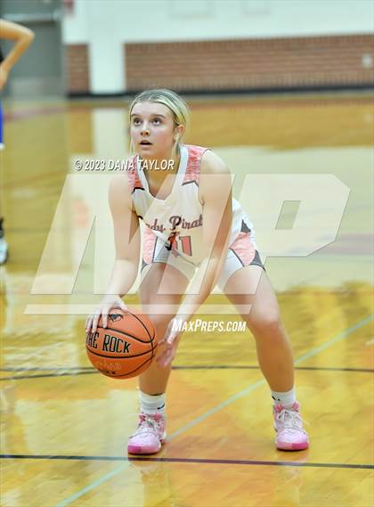 Thumbnail 2 in Stamford vs. Petrolia (UIL 2A Region II Bi-District) photogallery.