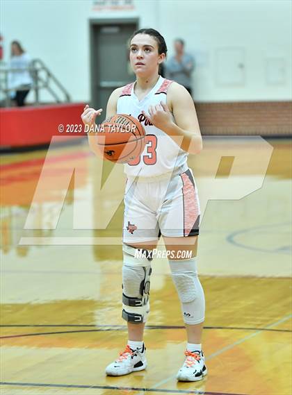 Thumbnail 2 in Stamford vs. Petrolia (UIL 2A Region II Bi-District) photogallery.