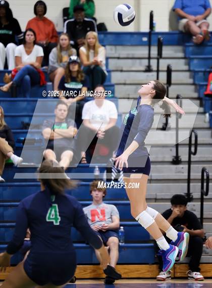 Thumbnail 1 in Myers Park @ Weddington photogallery.