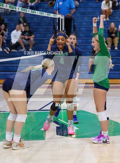 Thumbnail 2 in Myers Park @ Weddington photogallery.