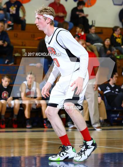 Thumbnail 3 in Brentwood School vs. Santa Clarita Christian (War on Floor) photogallery.
