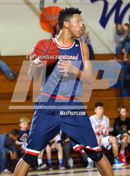 Thumbnail 3 in Brentwood School vs. Santa Clarita Christian (War on Floor) photogallery.