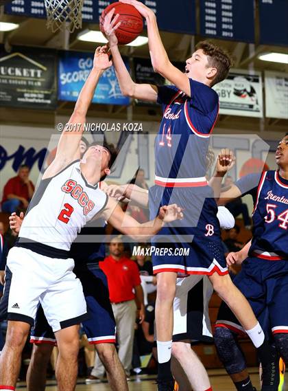 Thumbnail 3 in Brentwood School vs. Santa Clarita Christian (War on Floor) photogallery.