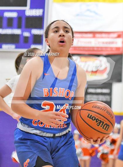 Thumbnail 2 in Bishop Gorman vs Durango photogallery.