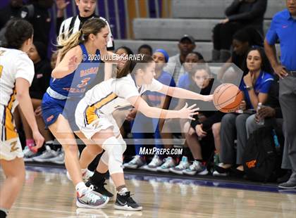 Thumbnail 3 in Bishop Gorman vs Durango photogallery.