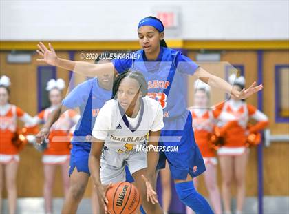 Thumbnail 2 in Bishop Gorman vs Durango photogallery.