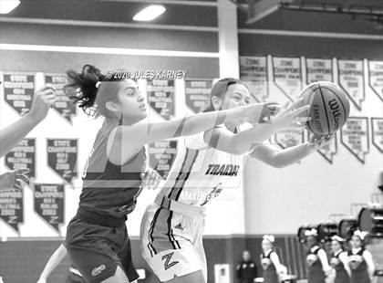 Thumbnail 3 in Bishop Gorman vs Durango photogallery.
