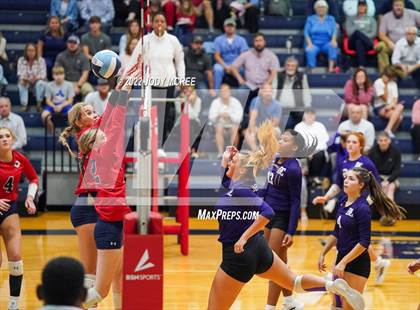 Thumbnail 2 in DeSoto Central @ Lewisburg photogallery.