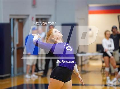Thumbnail 1 in DeSoto Central @ Lewisburg photogallery.
