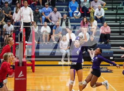 Thumbnail 1 in DeSoto Central @ Lewisburg photogallery.