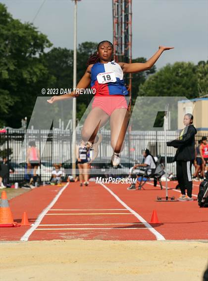 Thumbnail 3 in VHSL T&F State Championships - Class 5/6 (Long Jump) photogallery.