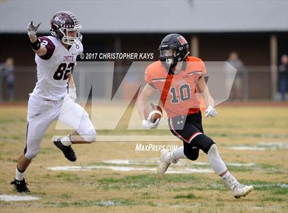 Thumbnail 3 in Herrin vs Tolono (Unity) (IHSA 4A Playoffs - 2nd Round) photogallery.