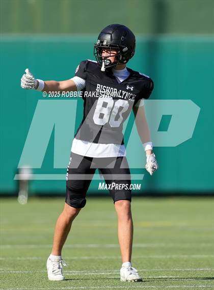 Thumbnail 3 in Bishop McGuinness @ Bishop Lynch (Catholic Bowl) photogallery.