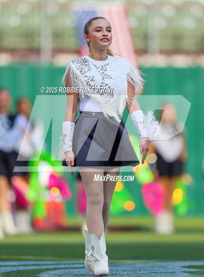 Thumbnail 2 in Bishop McGuinness @ Bishop Lynch (Catholic Bowl) photogallery.
