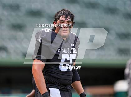 Thumbnail 3 in Bishop McGuinness @ Bishop Lynch (Catholic Bowl) photogallery.