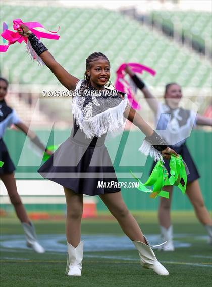 Thumbnail 1 in Bishop McGuinness @ Bishop Lynch (Catholic Bowl) photogallery.