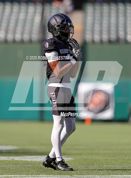 Thumbnail 2 in Bishop McGuinness @ Bishop Lynch (Catholic Bowl) photogallery.