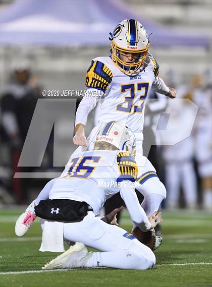 Thumbnail 1 in Olentangy @ Perry (OHSAA D2 Regional Semifinals) photogallery.