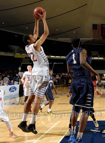 Thumbnail 2 in St. John Bosco vs. Chaminade (CIF SS D3A Final) photogallery.