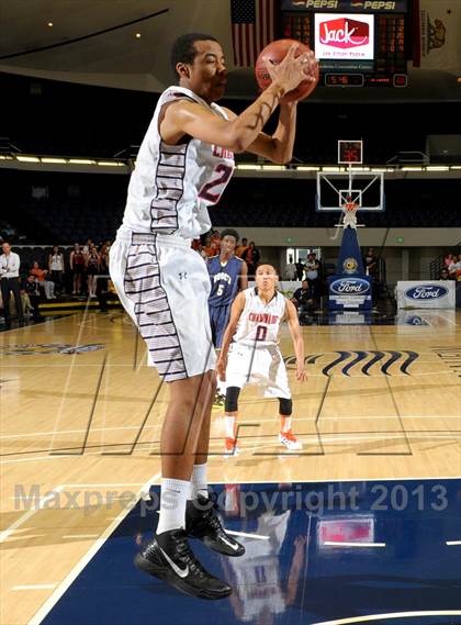 Thumbnail 3 in St. John Bosco vs. Chaminade (CIF SS D3A Final) photogallery.