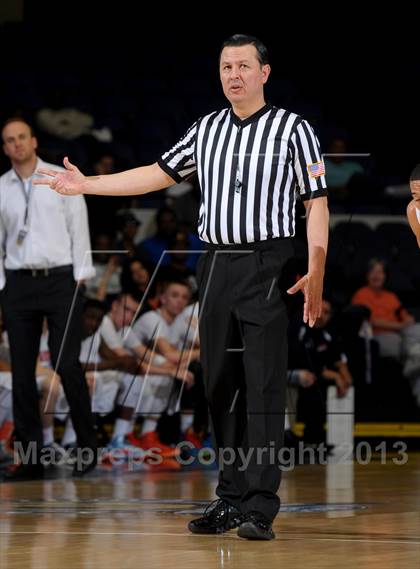 Thumbnail 3 in St. John Bosco vs. Chaminade (CIF SS D3A Final) photogallery.