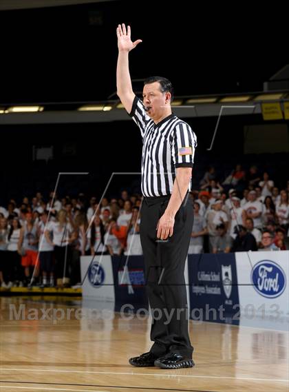 Thumbnail 3 in St. John Bosco vs. Chaminade (CIF SS D3A Final) photogallery.