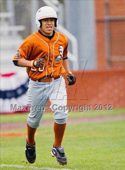 Thumbnail 3 in North Shore vs Alvin (Yellowjacket Tournament) photogallery.