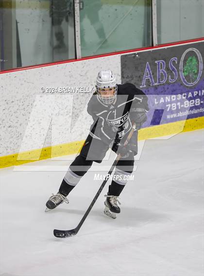 Thumbnail 1 in Hingham vs North Andover (MIAA Division 1 Sweet 16) photogallery.