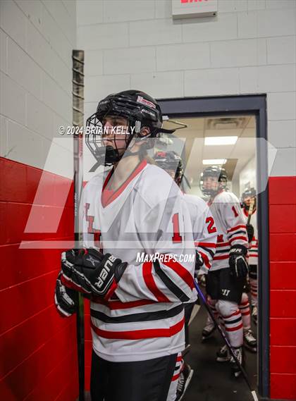 Thumbnail 1 in Hingham vs North Andover (MIAA Division 1 Sweet 16) photogallery.