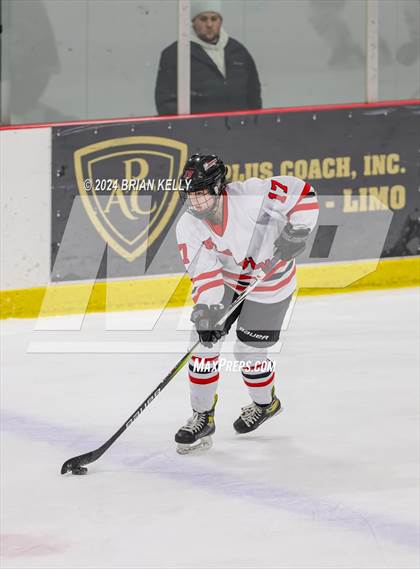 Thumbnail 3 in Hingham vs North Andover (MIAA Division 1 Sweet 16) photogallery.