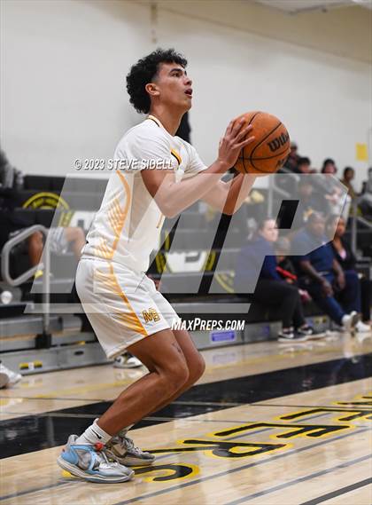 Thumbnail 2 in Sage Creek vs Mission Bay (Buccaneers Thanksgiving Classic) photogallery.