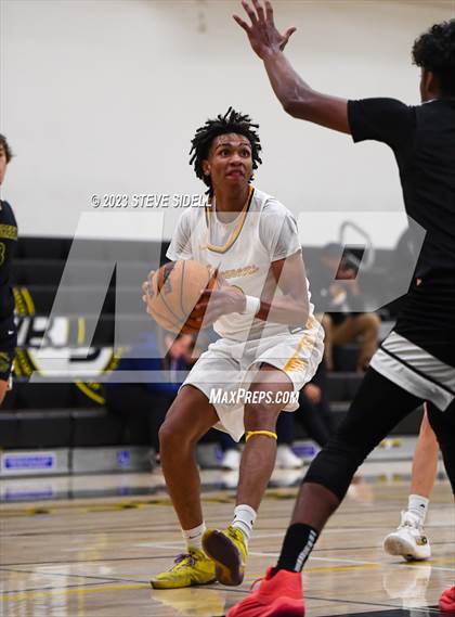 Thumbnail 2 in Sage Creek vs Mission Bay (Buccaneers Thanksgiving Classic) photogallery.