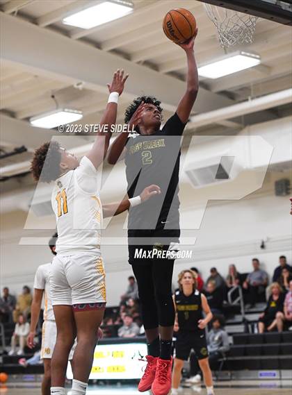 Thumbnail 3 in Sage Creek vs Mission Bay (Buccaneers Thanksgiving Classic) photogallery.