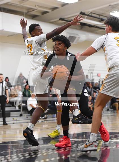 Thumbnail 3 in Sage Creek vs Mission Bay (Buccaneers Thanksgiving Classic) photogallery.