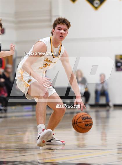 Thumbnail 2 in Sage Creek vs Mission Bay (Buccaneers Thanksgiving Classic) photogallery.