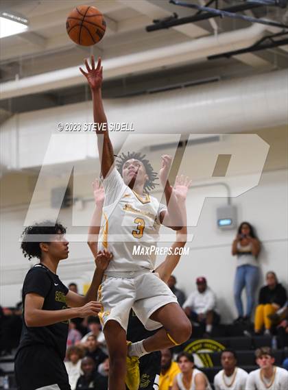 Thumbnail 3 in Sage Creek vs Mission Bay (Buccaneers Thanksgiving Classic) photogallery.