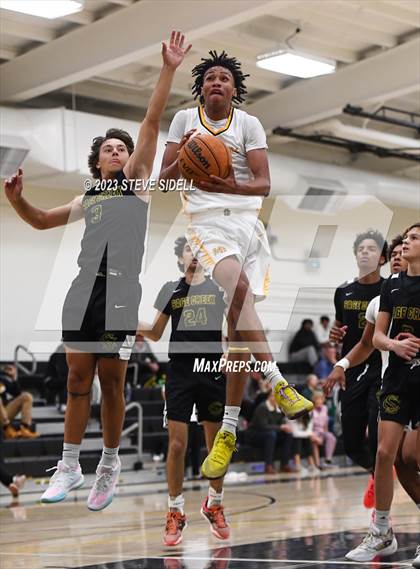 Thumbnail 2 in Sage Creek vs Mission Bay (Buccaneers Thanksgiving Classic) photogallery.