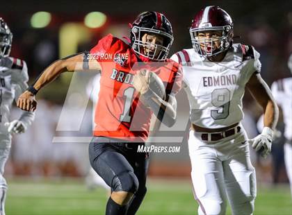 Thumbnail 3 in Edmond Memorial @ Mustang photogallery.