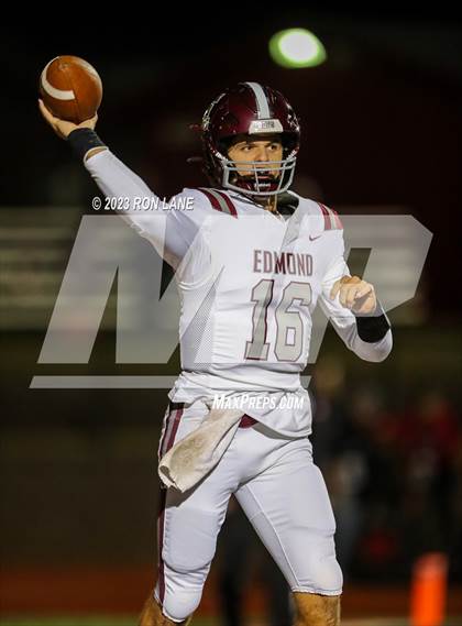 Thumbnail 1 in Edmond Memorial @ Mustang photogallery.