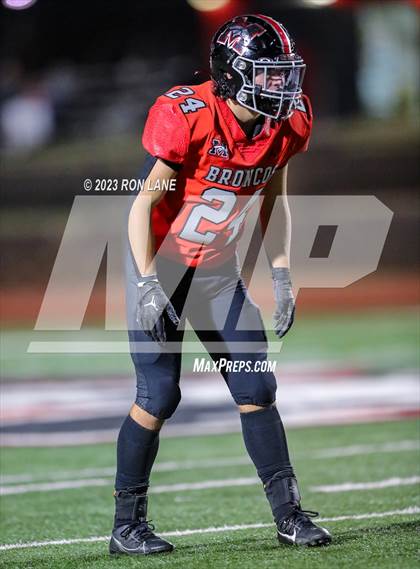 Thumbnail 3 in Edmond Memorial @ Mustang photogallery.
