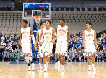 Thumbnail 1 in South Grand Prairie vs. Plano West (UIL Texas 5A Area Playoff) photogallery.