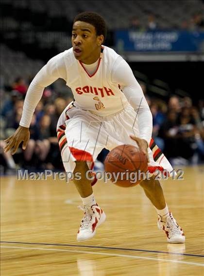 Thumbnail 1 in South Grand Prairie vs. Plano West (UIL Texas 5A Area Playoff) photogallery.