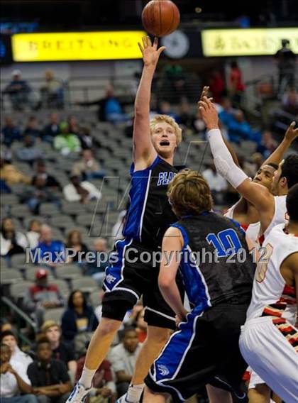 Thumbnail 3 in South Grand Prairie vs. Plano West (UIL Texas 5A Area Playoff) photogallery.