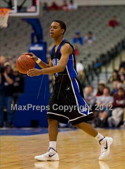 Thumbnail 3 in South Grand Prairie vs. Plano West (UIL Texas 5A Area Playoff) photogallery.