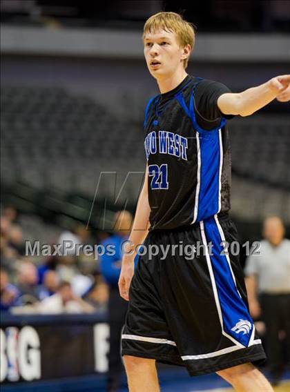 Thumbnail 2 in South Grand Prairie vs. Plano West (UIL Texas 5A Area Playoff) photogallery.