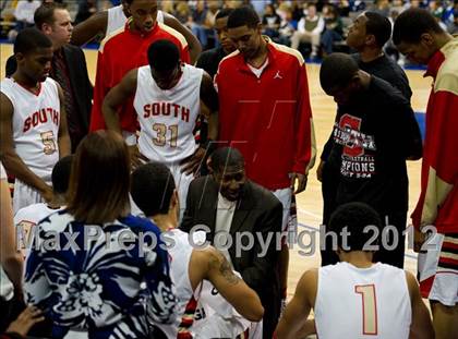 Thumbnail 3 in South Grand Prairie vs. Plano West (UIL Texas 5A Area Playoff) photogallery.