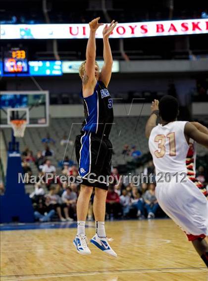 Thumbnail 1 in South Grand Prairie vs. Plano West (UIL Texas 5A Area Playoff) photogallery.