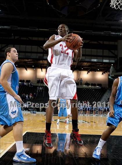 Thumbnail 1 in Holmes vs. Boone County (KHSAA Ninth Region Quarterfinal) photogallery.